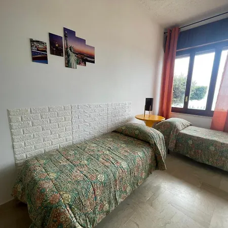 Oda ve Kahvaltı La Finestra Sul Mare