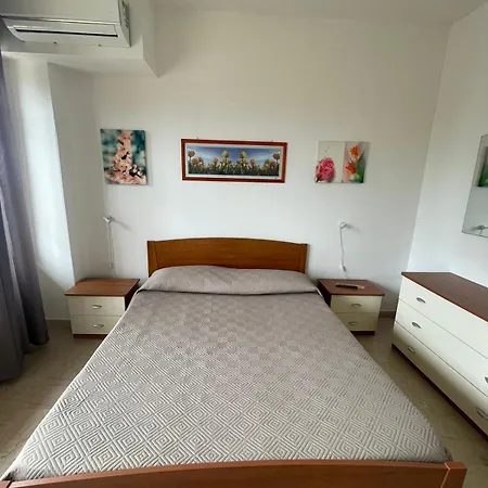 Oda ve Kahvaltı La Finestra Sul Mare Crotone